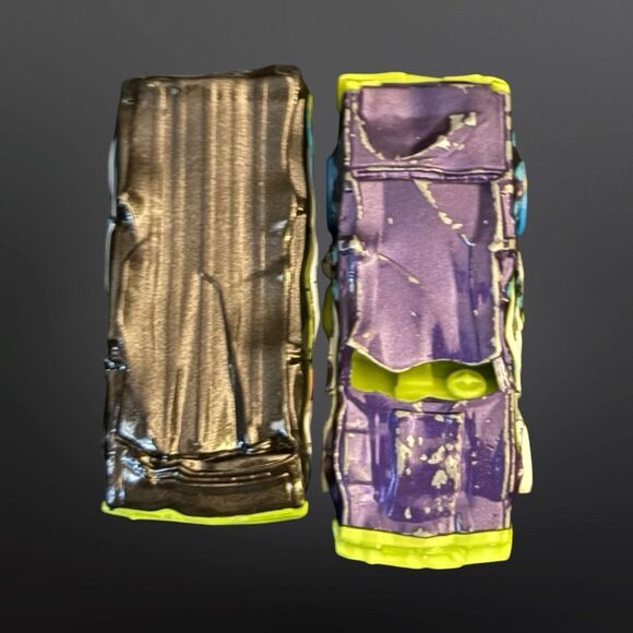 Hot Wheels Demo Van & Car Set Monster Truck Crushers Speed Bump Car A7 - Picture 5 of 5